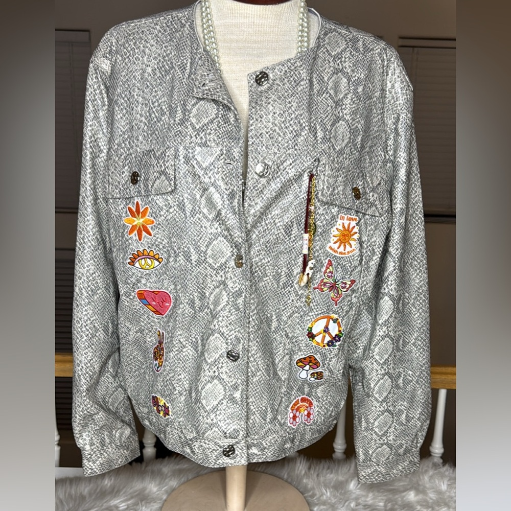 Ashley By 26 International Gray White Animal Print Patterned Jean Jacket Boho
